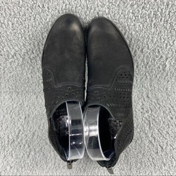 𝅺VINCE CAMUTO PRASATA BOOTIES Black Nubuck Suede Leather Boots‎ Zip Womens 6 - Picture 7 of 16